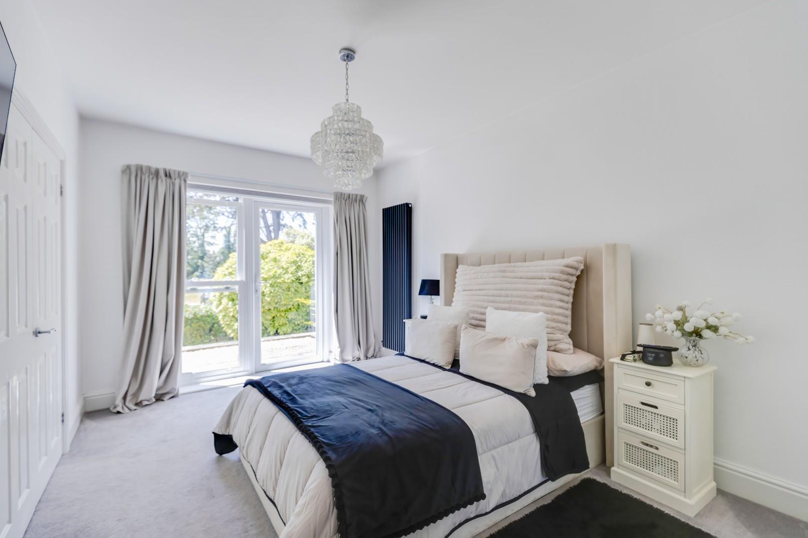 Apt. 1 Alexandra House, Beach Road, Penarth, CF64 1FN